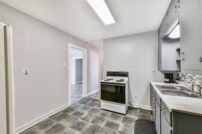 Photo - 1021 Maple St