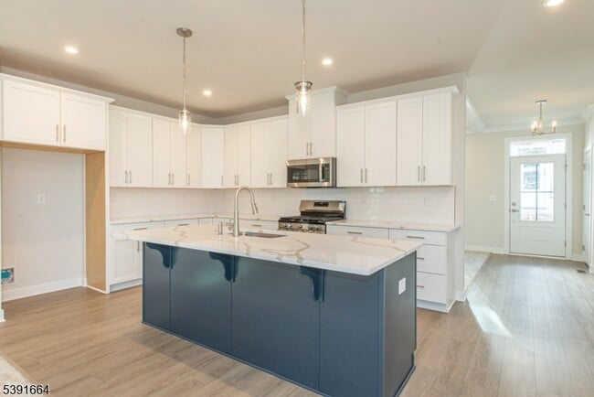 Photo - 14 Willow Ln