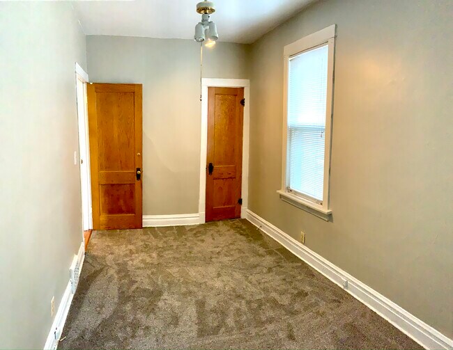 Photo - 2255 W Leland Ave Unit 2