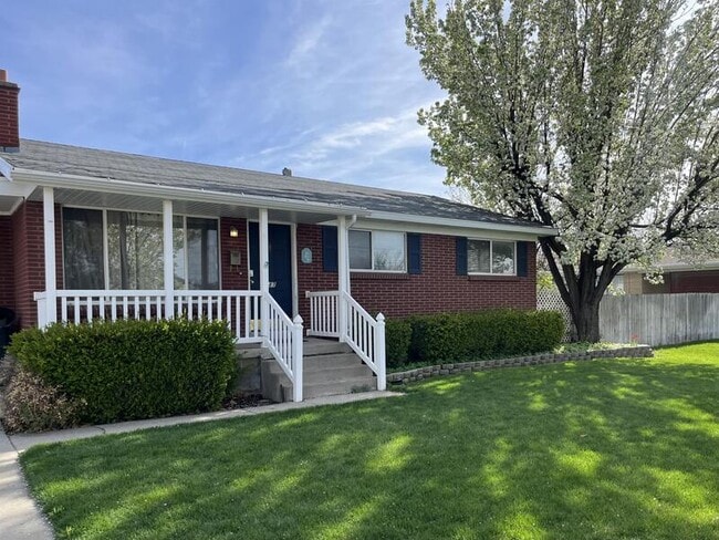 Photo - 187 W 1400 N House