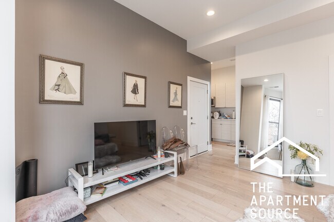 Photo - 3059 W Diversey Ave Unit 2R