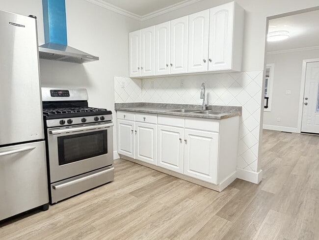 Building Photo - 1628 Ford Blvd