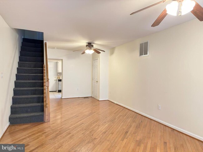 Photo - 1525 Montrose St