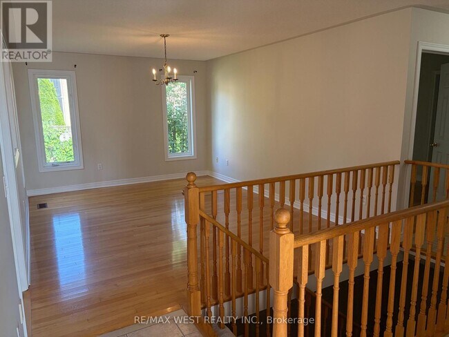 Photo - 63 Munro Cir