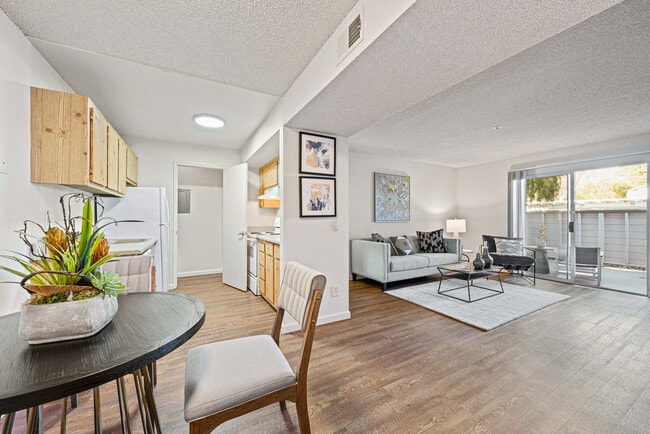 Building Photo - Country Brook Rental Condos