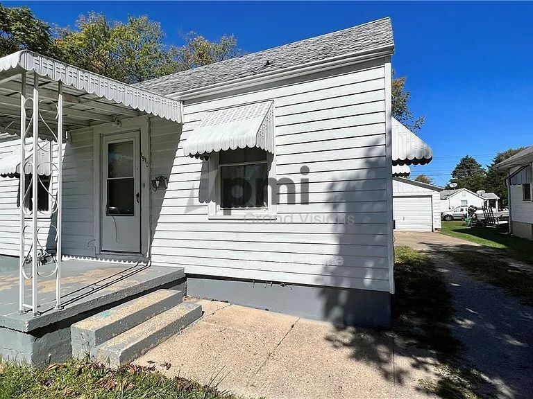 Photo - 1910 W Grand Ave