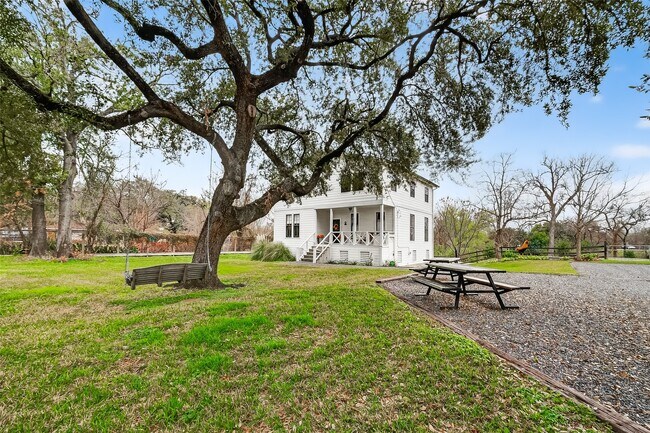 Photo - 1808 Tabor St