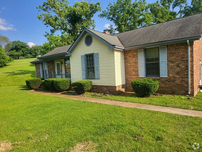 Building Photo - Nice Mt. Juliet Ranch 4 bedroom 2 bath on ... Rental