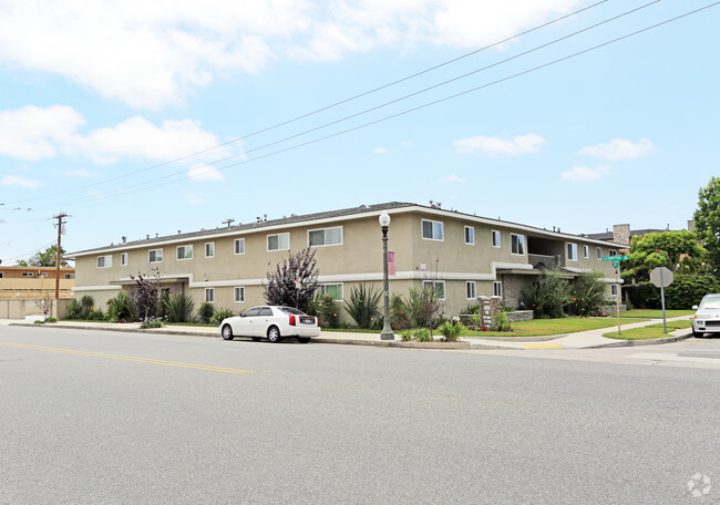 Lexington Arms - Lexington Arms Apartments