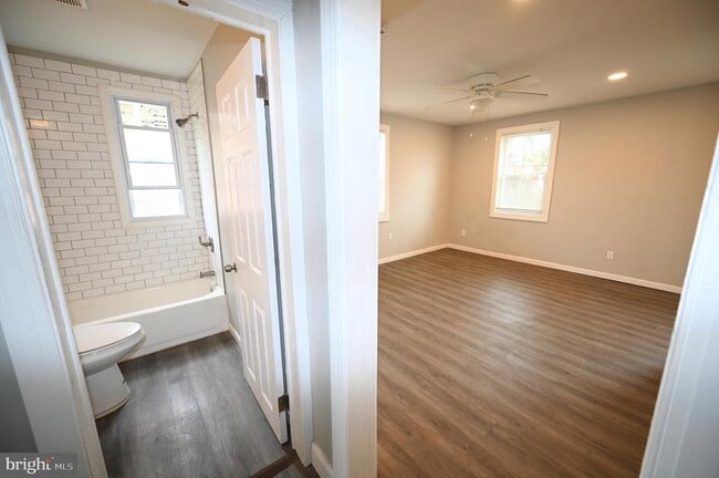 Building Photo - 2952 Sollers Point Rd Unit B