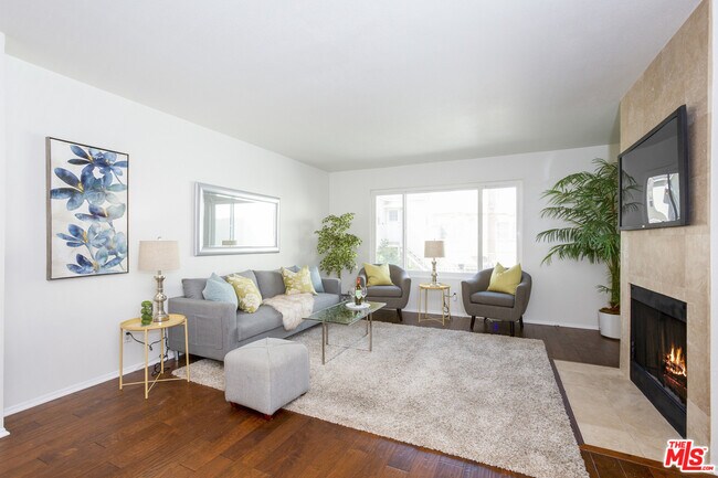 Photo - 8515 Saturn St Unidad 105