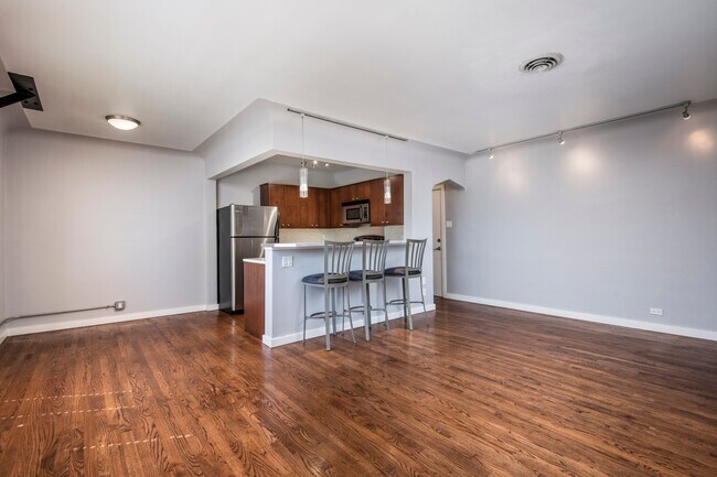 Photo - 636 N Washington St