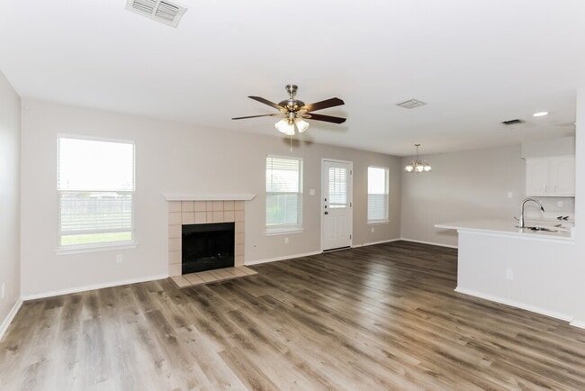 Photo - 950 Silver Streak Dr