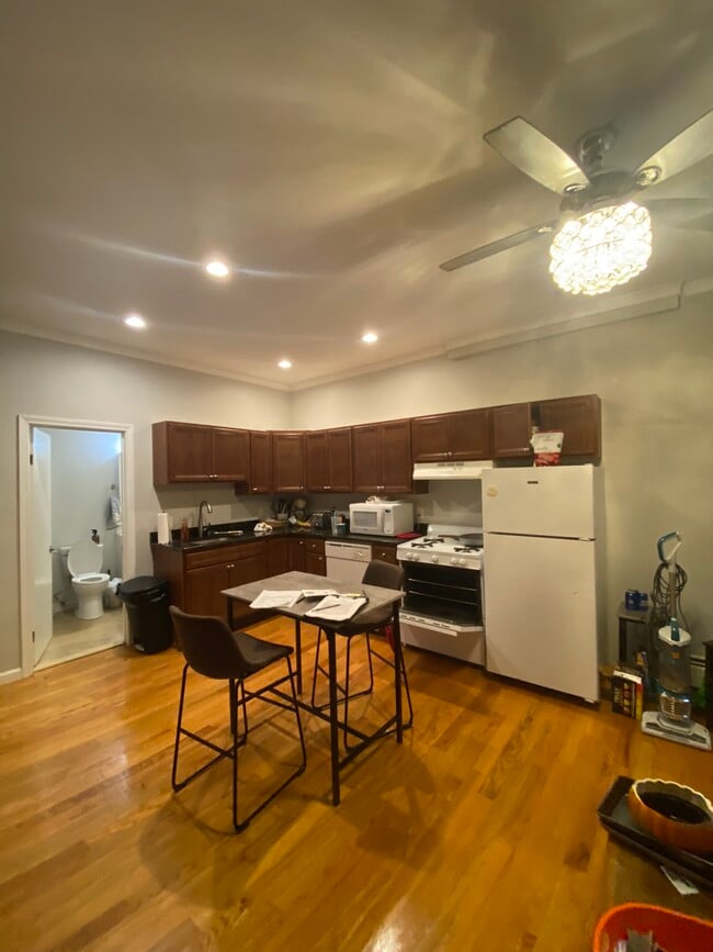 Building Photo - 227 Fuller St Unit 708 Rental