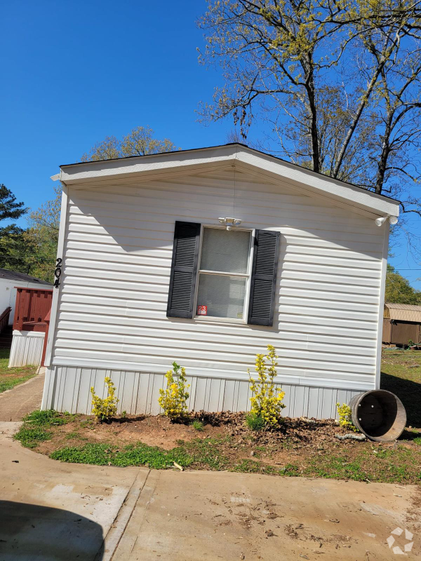 Building Photo - 204 Fleetwood Dr Rental