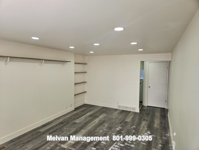 Building Photo - Roy Apartments Unit 2