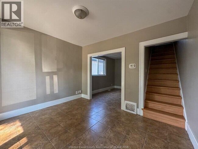 Photo - 3458 Harris St