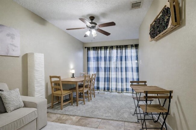 Photo - 2409 Leon St Unidad 102