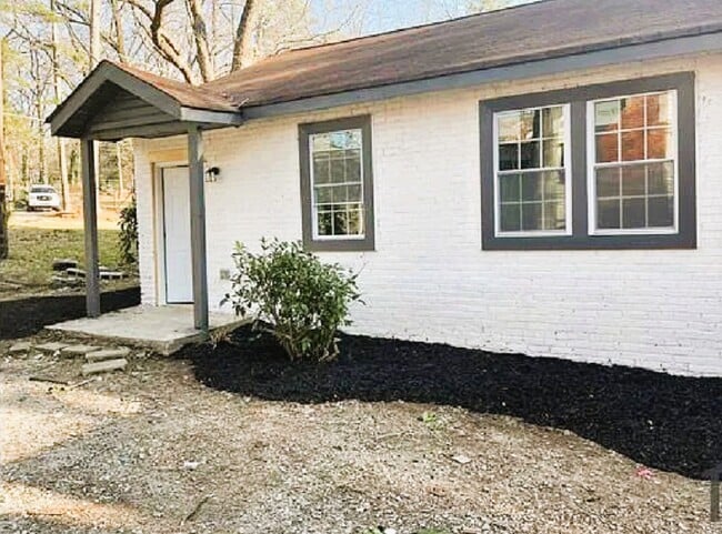 Building Photo - Impact Macon Drive Unit B Rental