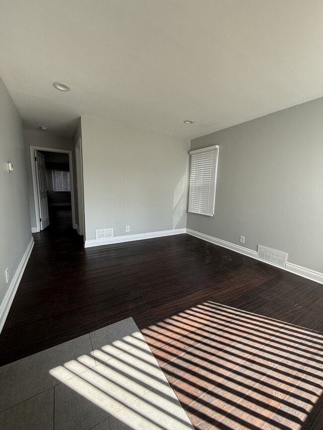 Photo - 1473 E Harry Ave