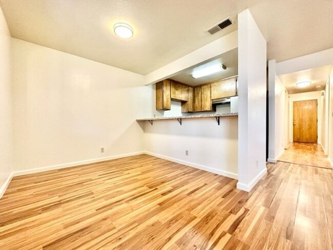 Photo - 313 W 1st Ave