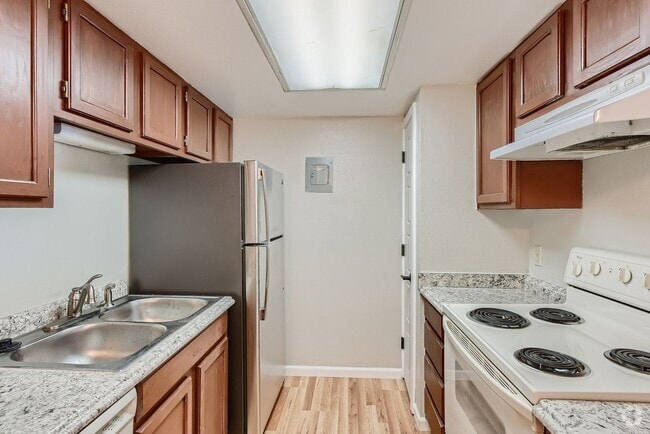 Building Photo - 4400 S Quebec St Rental