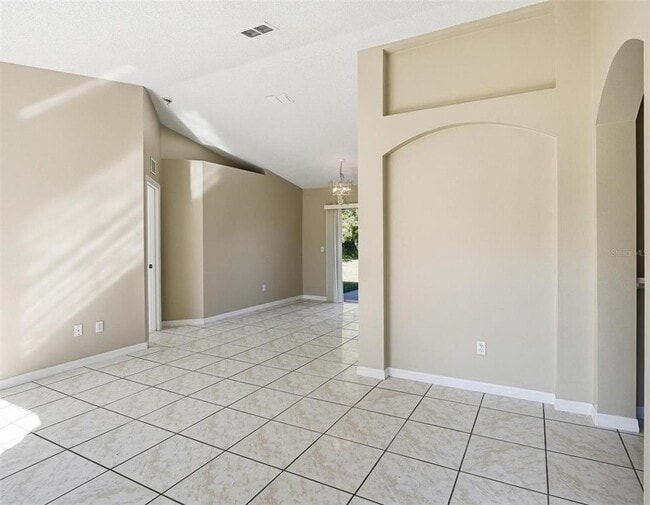 106 La Mancha Dr