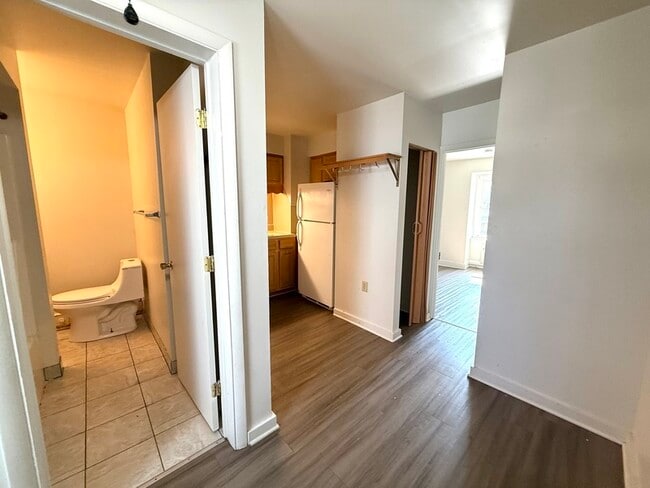 Building Photo - 1926 State St Unit 3B Rental