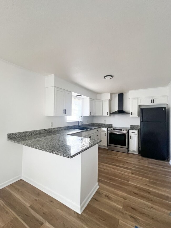 Photo - 400 W Scenic Dr