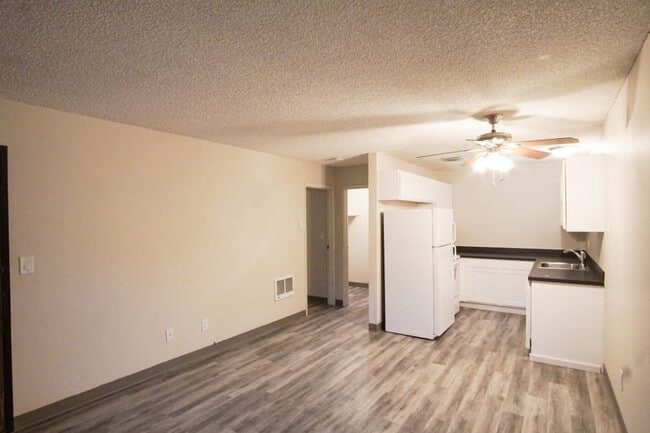 Photo - Nicely Renovated One Bedroom Near OHSU Ava... Unit 103