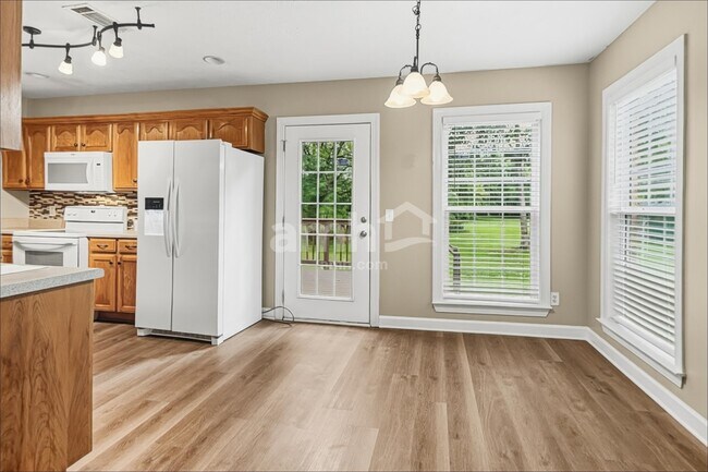 612 Pointe Clear Dr