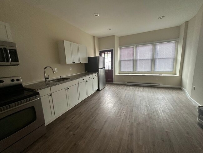 Photo - 1350 Willow St