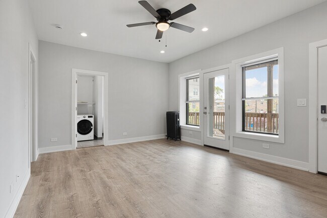 Photo - 1243 W Morse Ave Unit 2