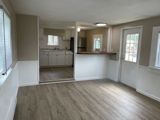 Photo - 2 BED 1 BATH LOCATED IN EAGLE SPRINGS