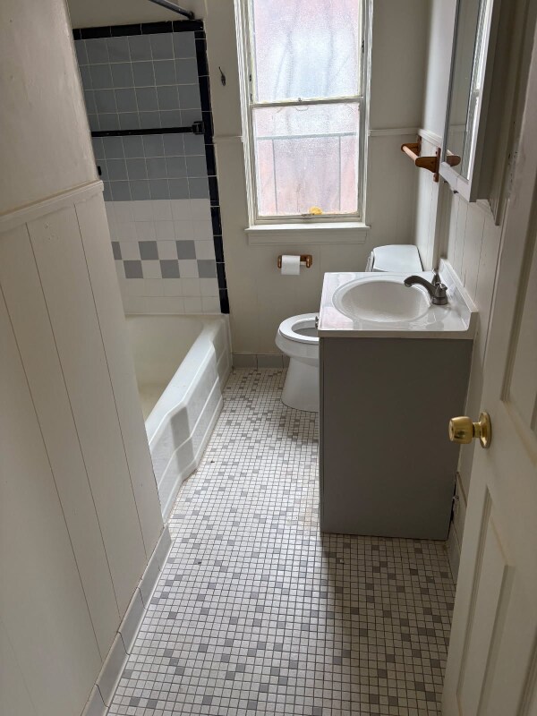 Photo - 19444 Lennane St