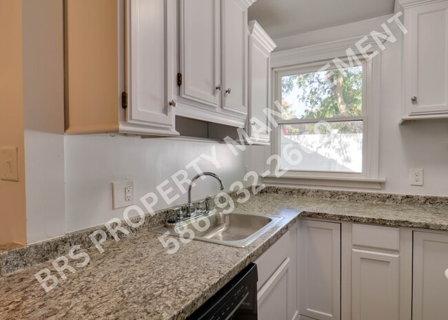 Photo - Remodeled Duplex 2 bedroom in Clinton Twp.