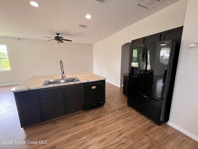 Photo - 1458 Deming Dr SE