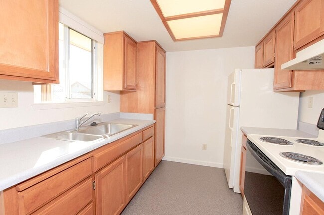 Photo - Redwood Meadow Senior Apartments