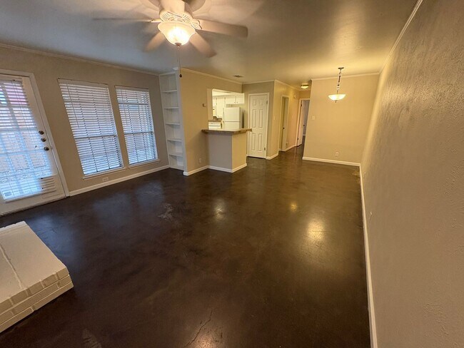 Photo - Townhouse available in Great North Austin ...