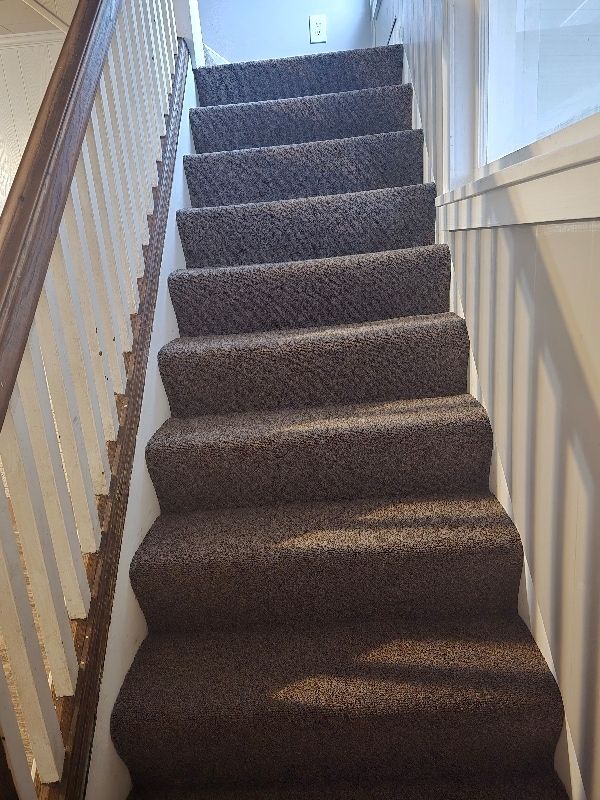 Photo - 2543 Mahoning Rd NE