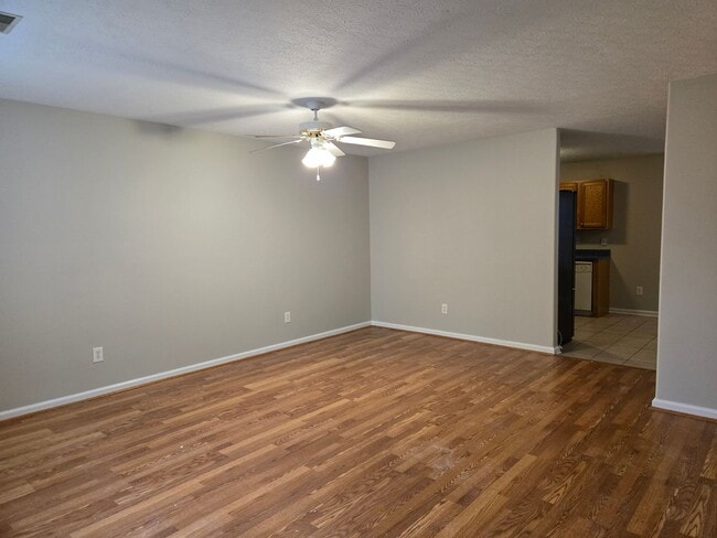 Photo - 1092 Winding Oak Trail
