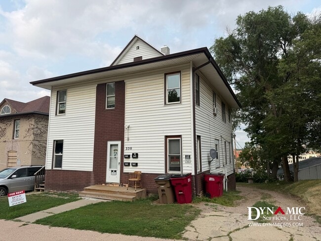 Building Photo - 330 N Spring Ave Unit #3