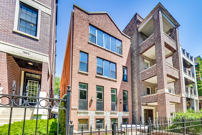 Photo - 900 W Roscoe St Unidad 2 Rental