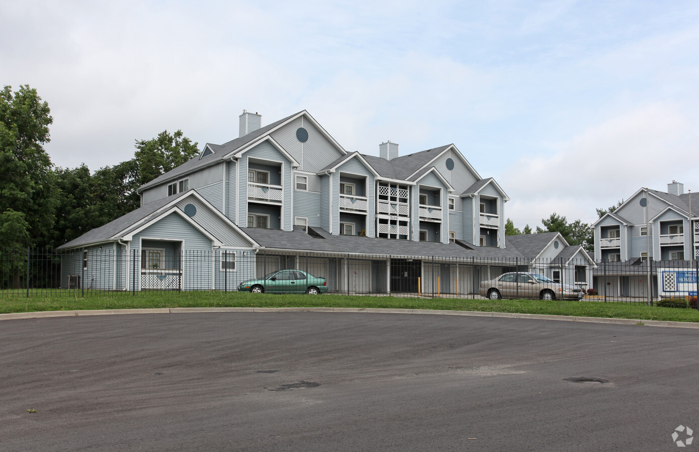 Metropolitan Homes Apartments - Metropolitan Homes Apartments