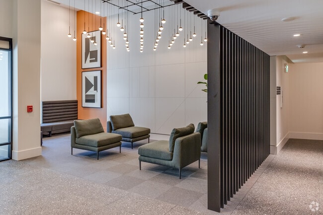 Photo - Comma King George