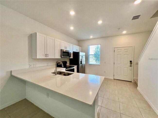 Photo - 2008 Viewfinder St