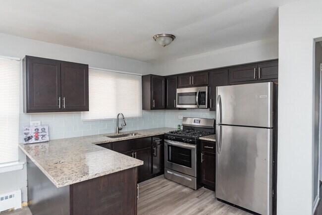 3058 N Kostner Ave Unit 2W