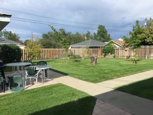 Photo - 2102 E 6th Ave