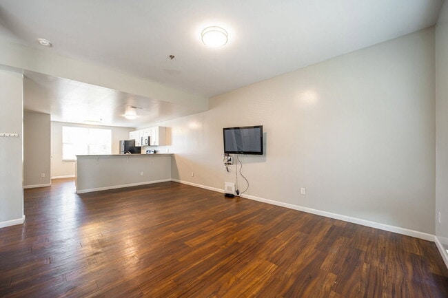 265 E 12th Ave