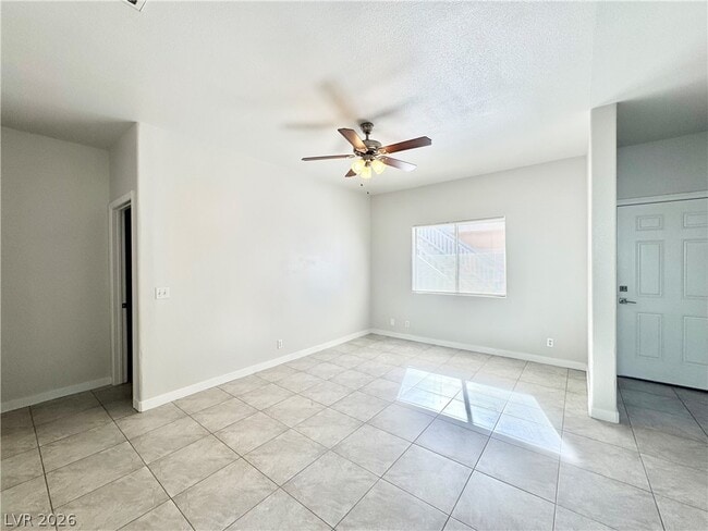 Photo - 1835 E Calvada Blvd Unidad 1